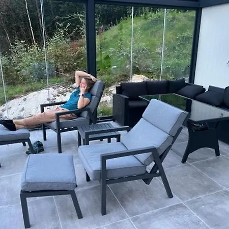 Trolltun, Frystevegen 4 Ульвик